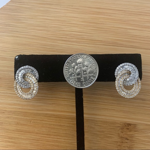 ‼️SOLD‼️Two Toned Natural Diamond Infinity Earrings - Picture 4 of 7